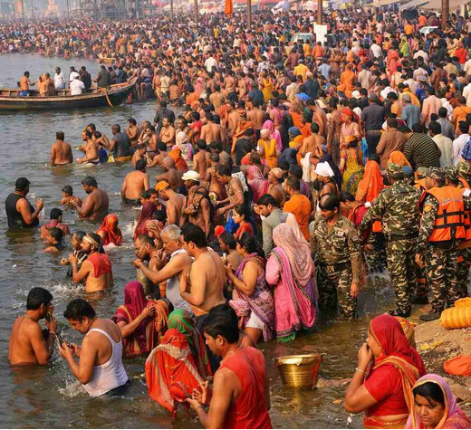 माघ मेले में उमड़ा श्रद्धालुओं का सैलाब, संगम में लगाई आस्था की डुबकी